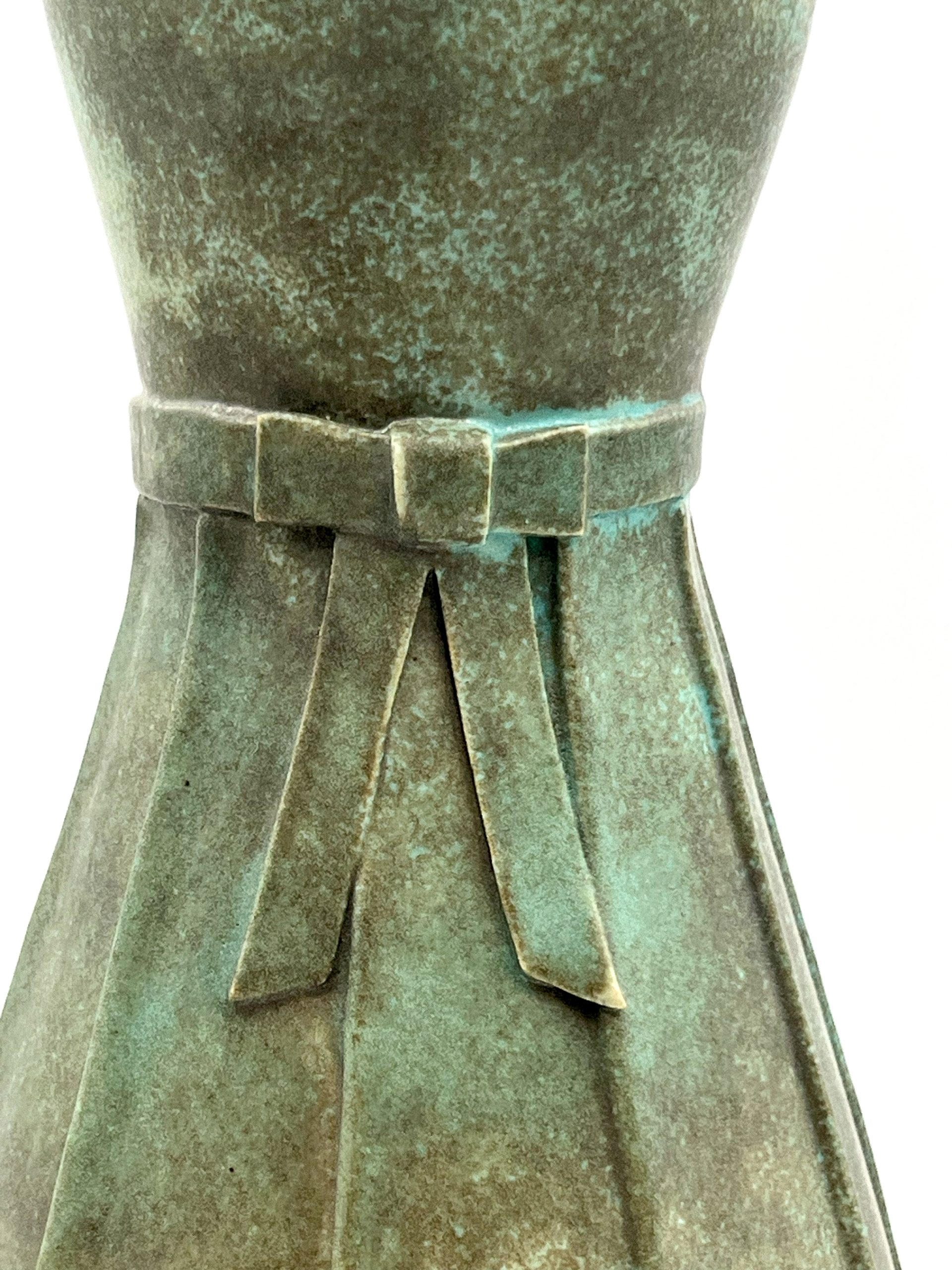 Her Dress - Image 7