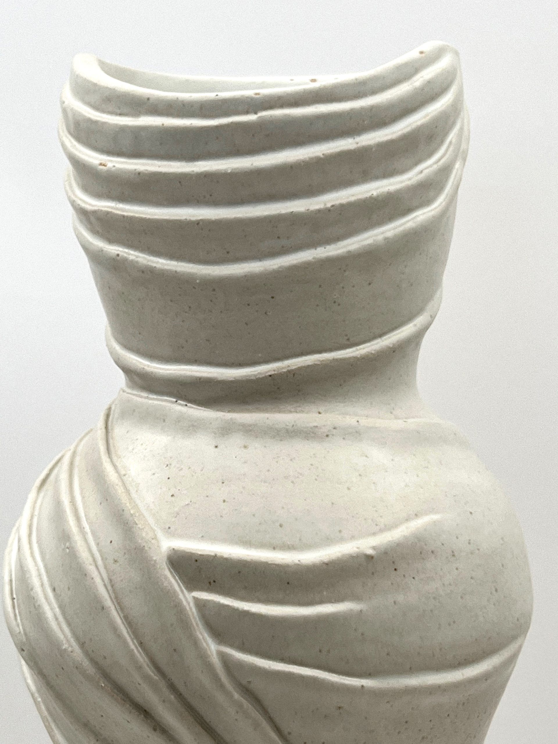 Folds and Opening - Image 5