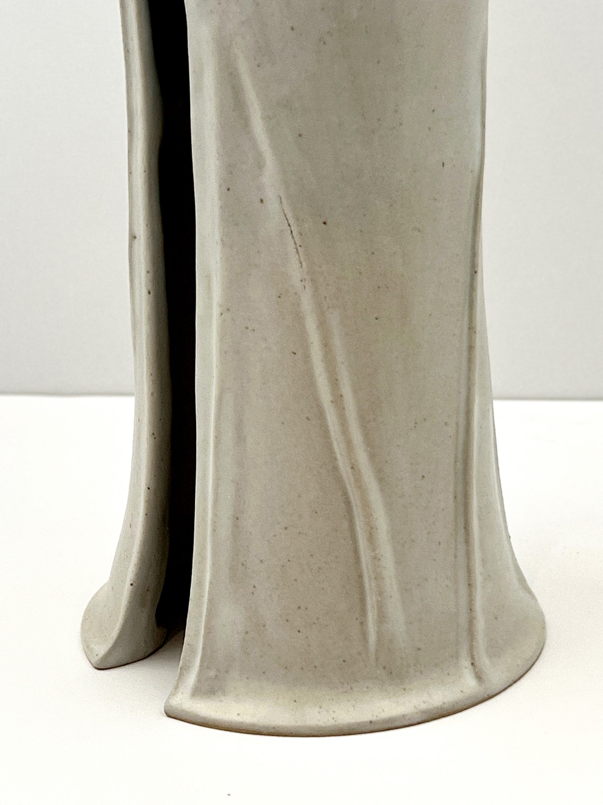 Folds and Opening - Image 7